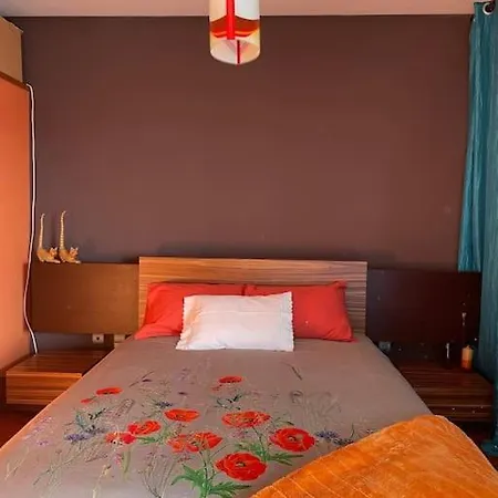 Spacious Ensuite And Lounge - Perfect To Rest Near The *