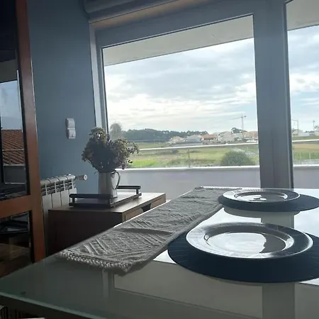 Spacious Ensuite And Lounge - Perfect To Rest Near The Apartment