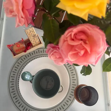 Spacious Ensuite And Lounge With Ping Pong Table - Perfect To Rest Near The *