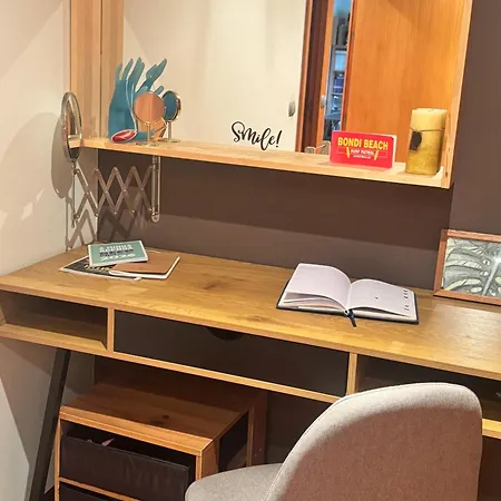 Luxurious And Spacious Ensuite And Lounge With Ping Pong Table - Perfect To Rest Near The Apartment