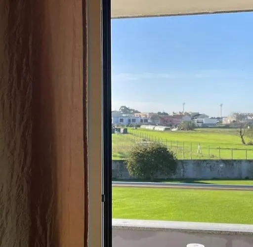 Luxurious And Spacious Ensuite And Lounge With Ping Pong Table - Perfect To Rest Near The Appartement *