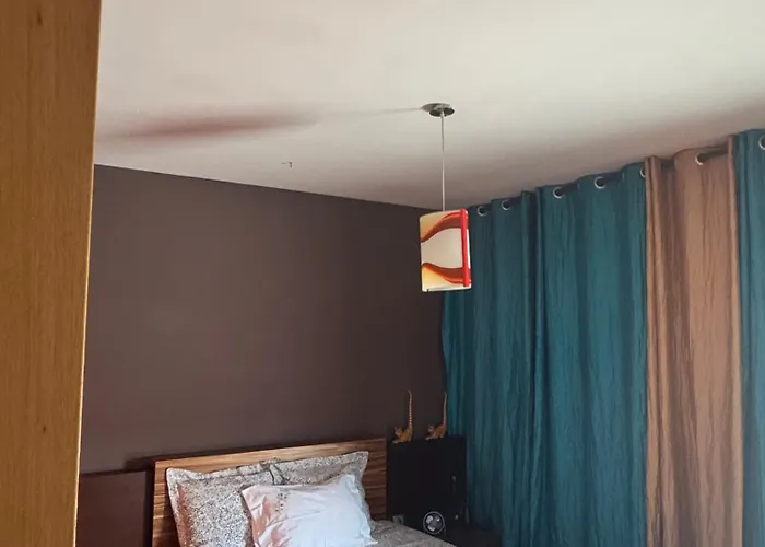 Apartment Luxurious And Spacious Ensuite And Lounge With Ping Pong Table - Perfect To Rest Near The Lavra