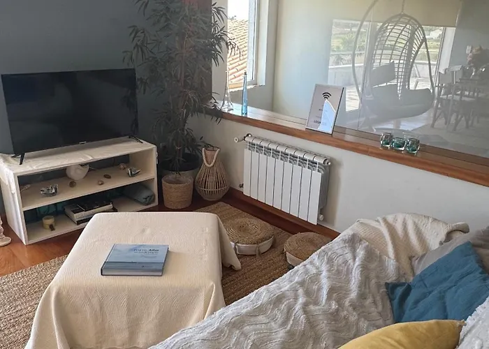 Luxurious And Spacious Ensuite And Lounge With Ping Pong Table - Perfect To Rest Near The Appartement *